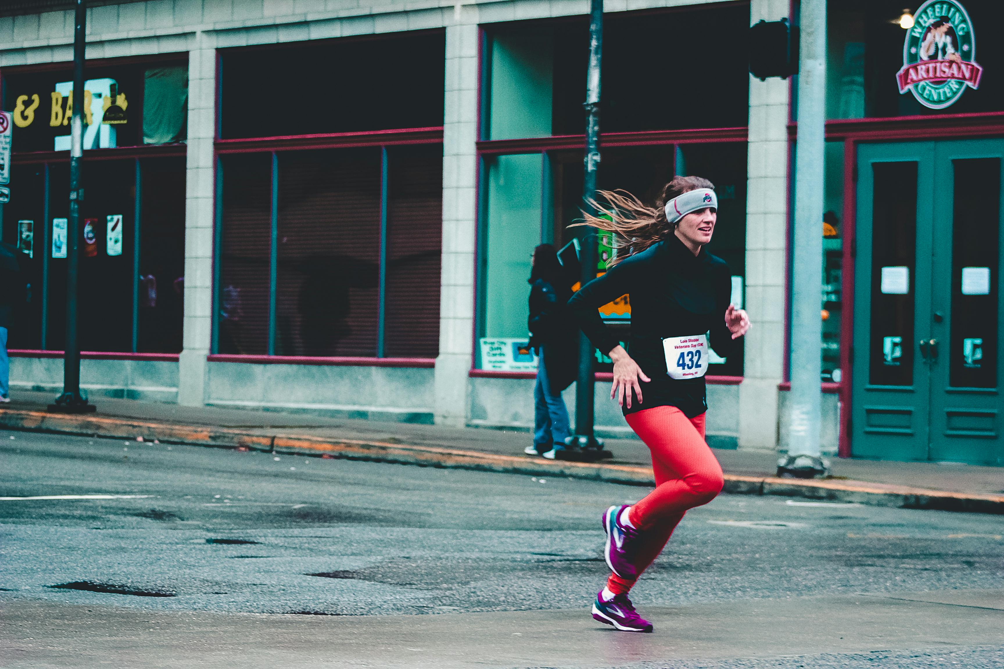 Runner with growing gear collection